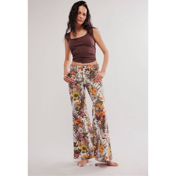 WRANGLER ANTHROPOLOGIE WANDERER FLORAL BOHO BOHEMIAN 70S FEMININE FLARE JEANS - Picture 9 of 16